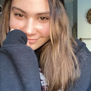 Meet your Posher, Olivia